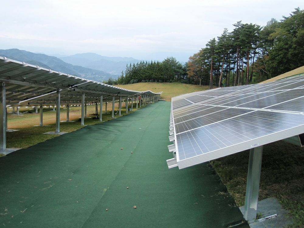らくらく高耐久防草シート　太陽光発電所